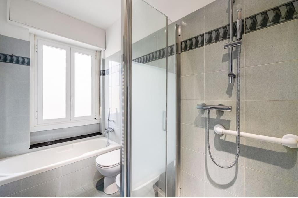 Comfort Suite In Милано Екстериор снимка